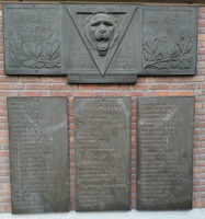 La plaque commémorative à la Goededagstraat à Gand (coll. J. Bourgeois)